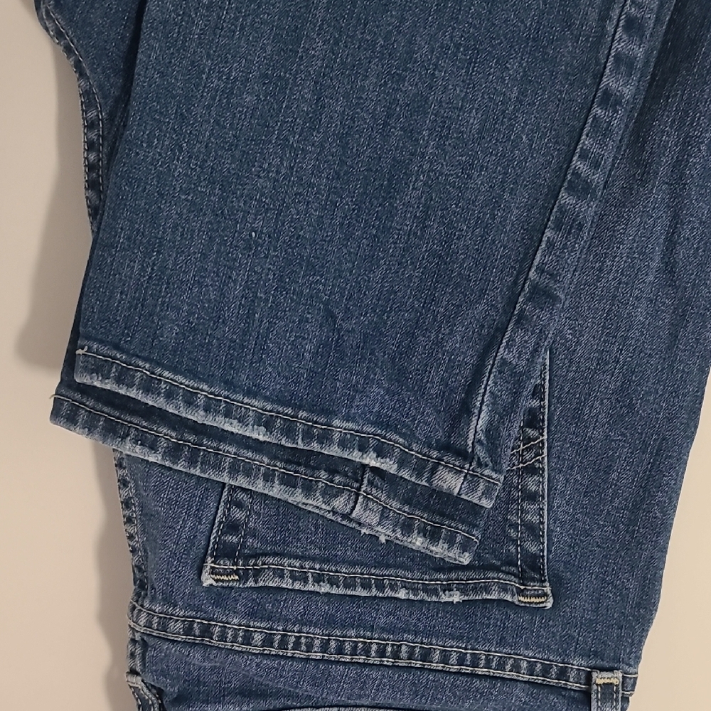 Levi's Women's Blue Jeans 414 Classic Straight - Picture 5 of 11